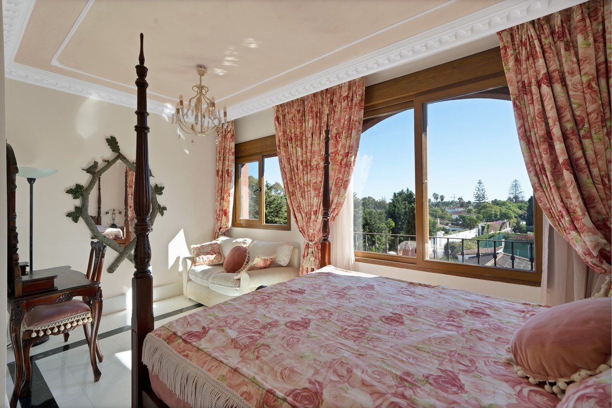5 Bed Apartment for sale in Guadalmina Baja Costa Del Sol, Málaga, Spain