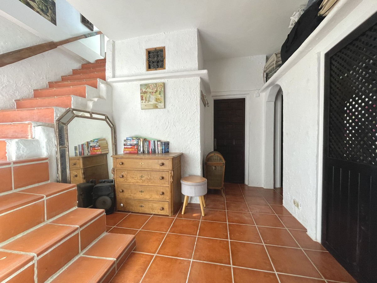 3 Bed Townhouse for sale in Istán Costa Del Sol, Málaga, Spain