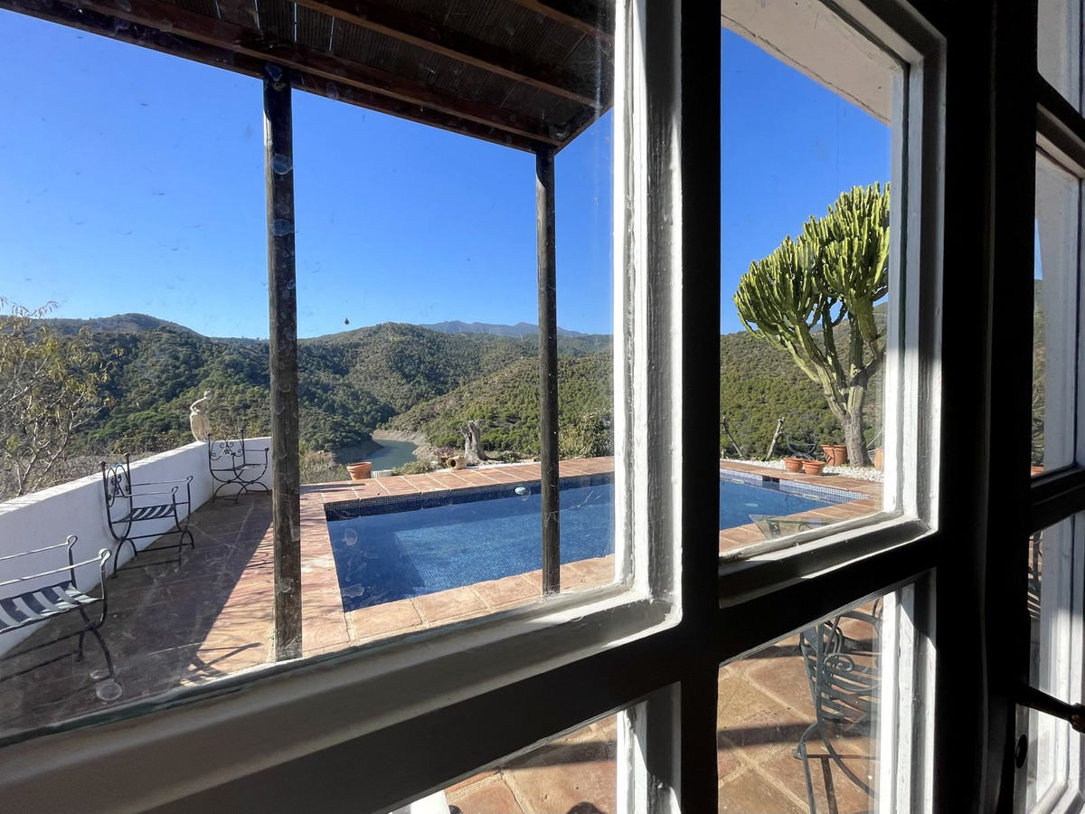 3 Bed Townhouse for sale in Istán Costa Del Sol, Málaga, Spain