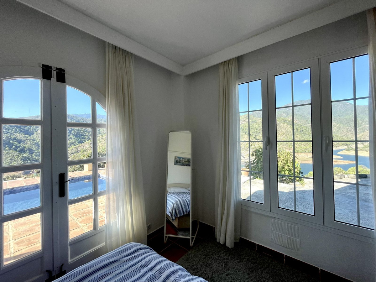 3 Bed Townhouse for sale in Istán Costa Del Sol, Málaga, Spain