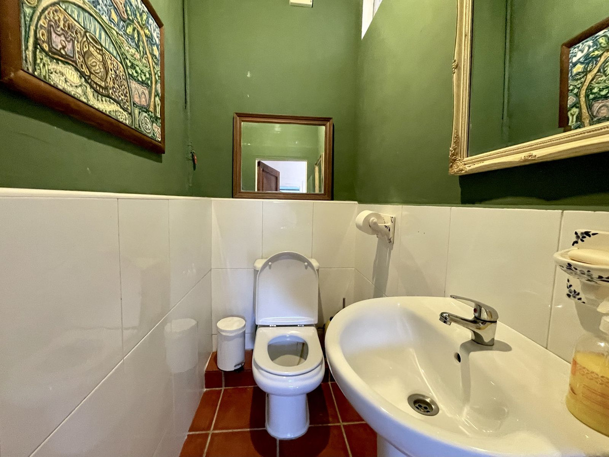 3 Bed Townhouse for sale in Istán Costa Del Sol, Málaga, Spain