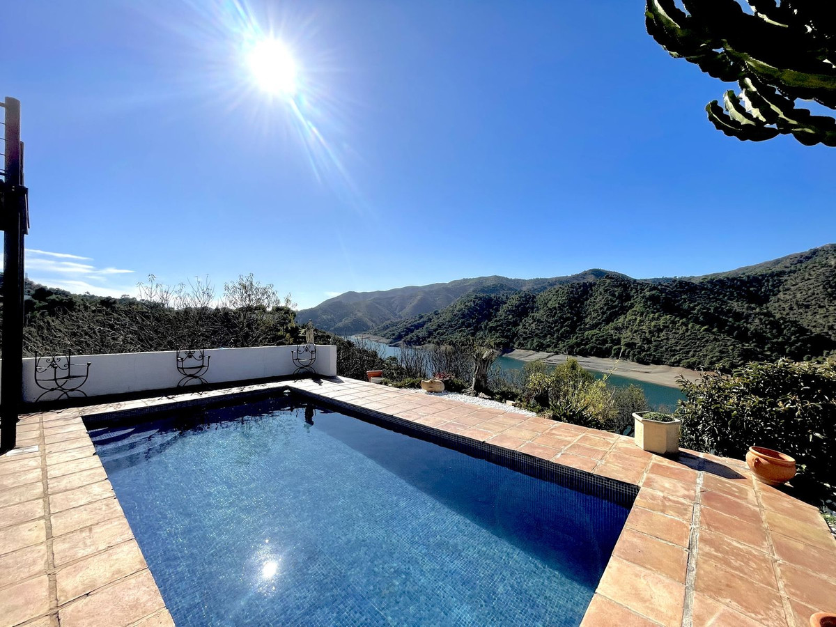 3 Bed Townhouse for sale in Istán Costa Del Sol, Málaga, Spain