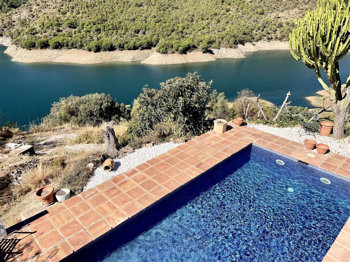 3 Bed Townhouse for sale in Istán Costa Del Sol, Málaga, Spain