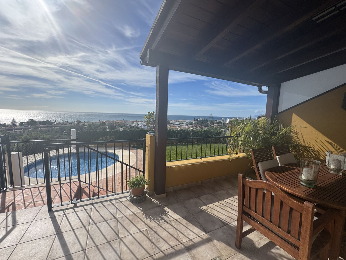 4 Bed Townhouse for sale in Rincón De La Victoria Costa Del Sol East, Málaga, Spain