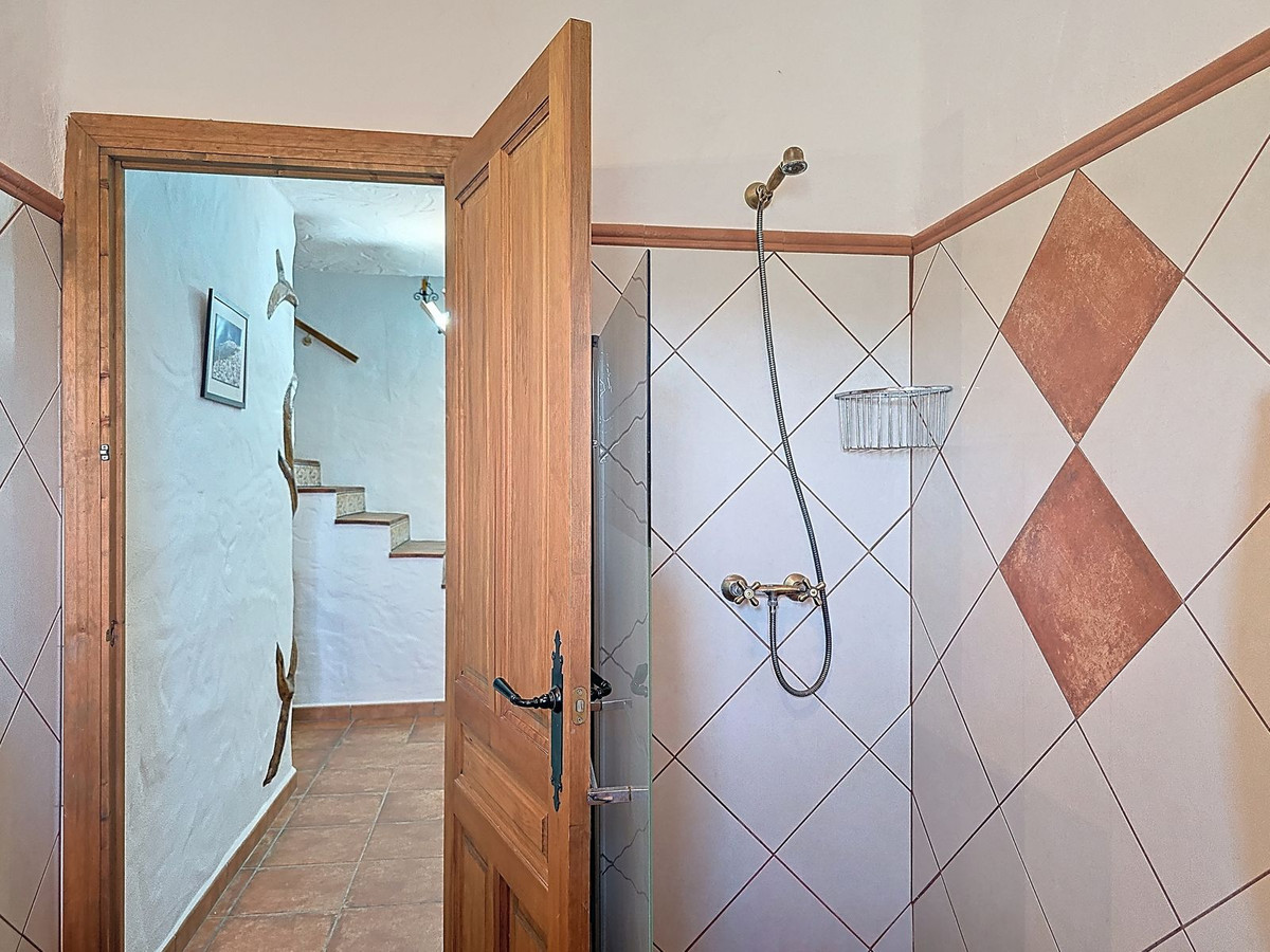 2 Bed Townhouse for sale in Frigiliana Costa Del Sol East, Málaga, Spain