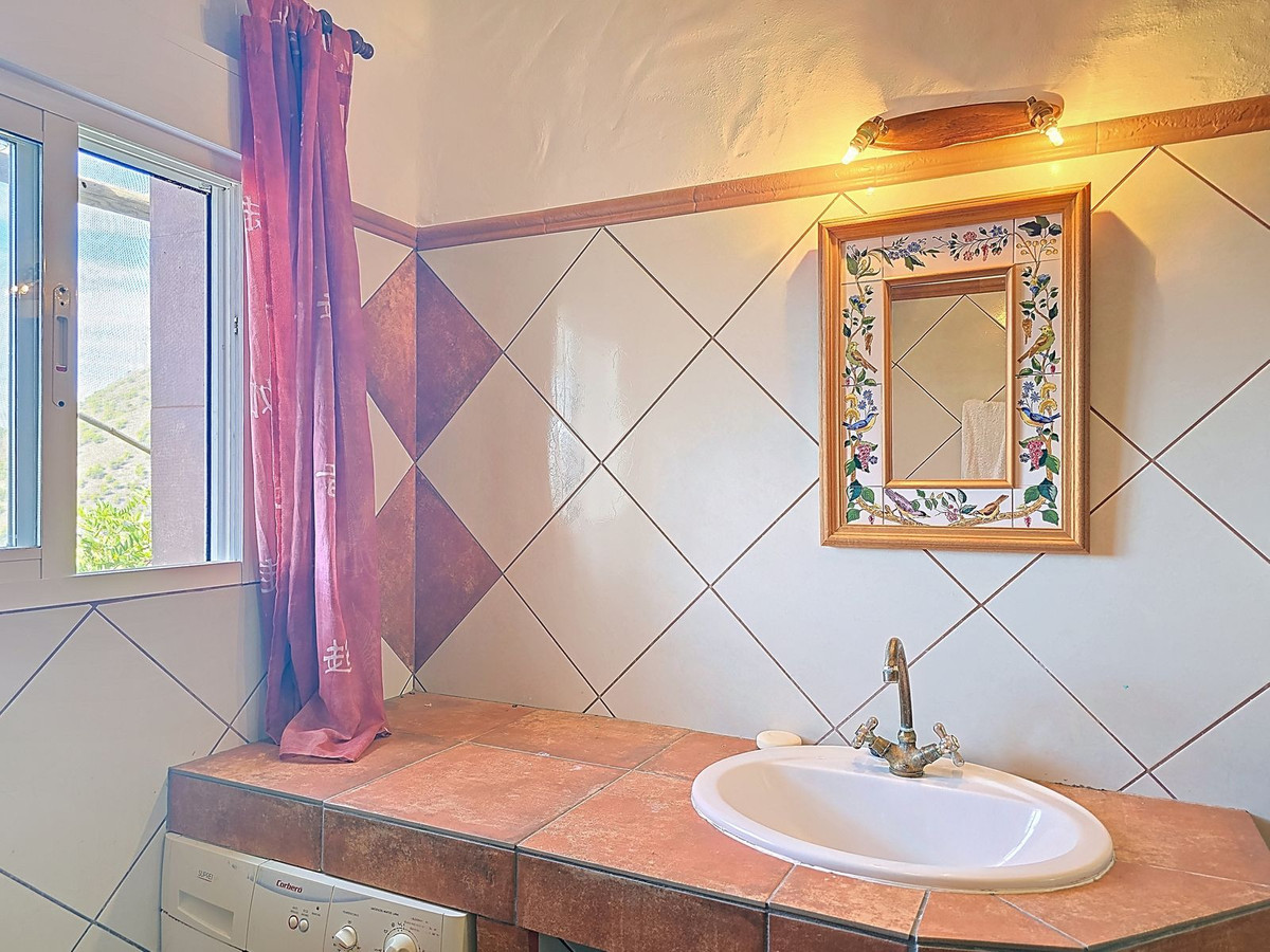 2 Bed Townhouse for sale in Frigiliana Costa Del Sol East, Málaga, Spain