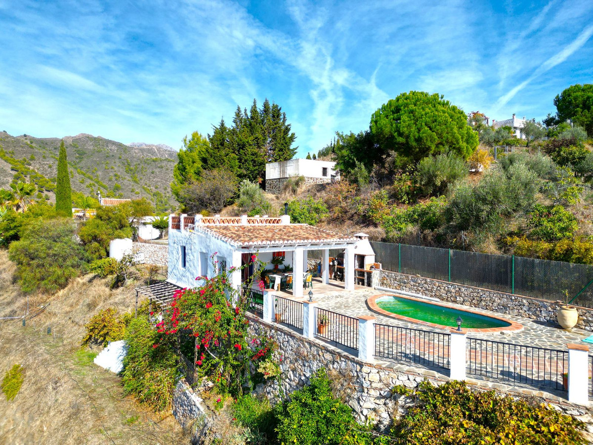 2 Bed Townhouse for sale in Frigiliana Costa Del Sol East, Málaga, Spain