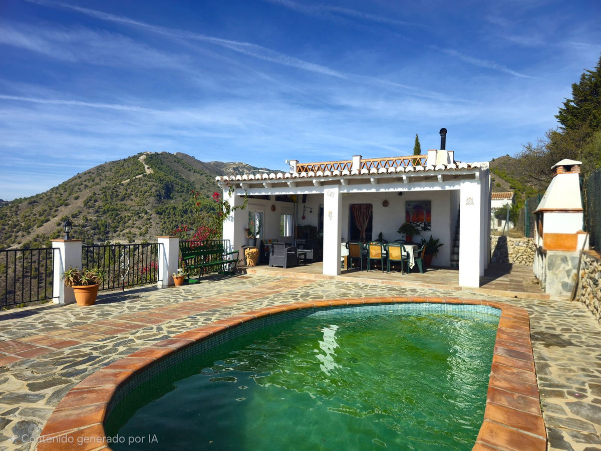 2 Bed Townhouse for sale in Frigiliana Costa Del Sol East, Málaga, Spain