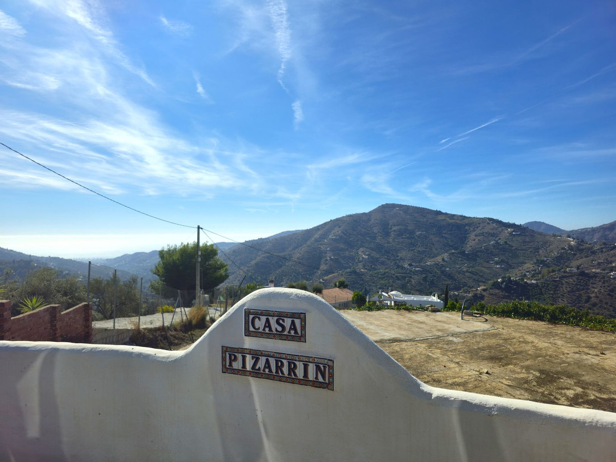 2 Bed Townhouse for sale in Frigiliana Costa Del Sol East, Málaga, Spain