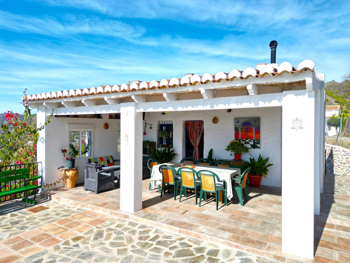 2 Bed Townhouse for sale in Frigiliana Costa Del Sol East, Málaga, Spain