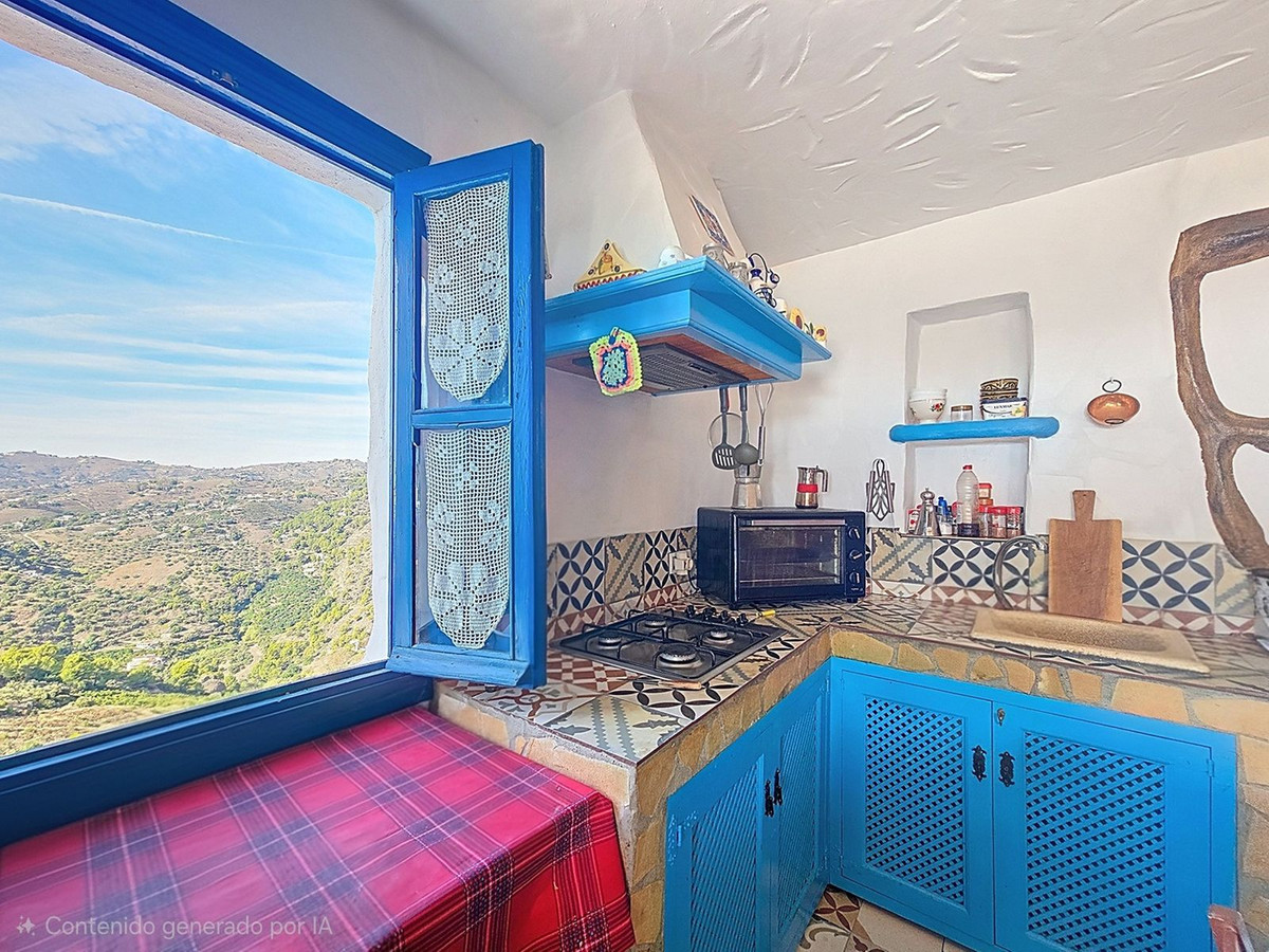 2 Bed Townhouse for sale in Frigiliana Costa Del Sol East, Málaga, Spain