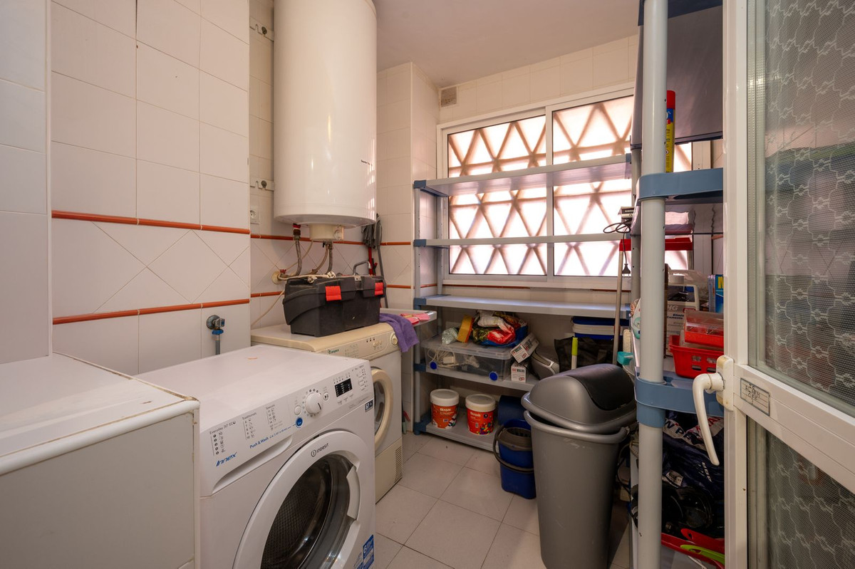 Se vende Apartamento Planta Baja de 3 dormitorios en Costa Del Sol, Málaga, España
