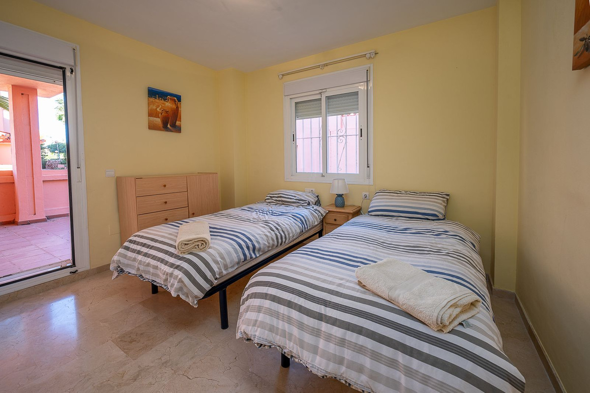 Se vende Apartamento Planta Baja de 3 dormitorios en Costa Del Sol, Málaga, España