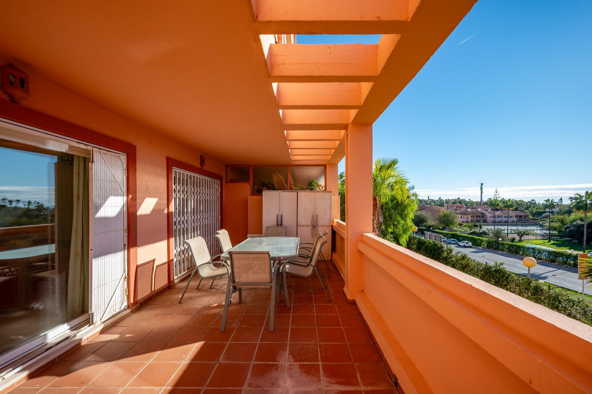 Se vende Apartamento Planta Baja de 3 dormitorios en Costa Del Sol, Málaga, España