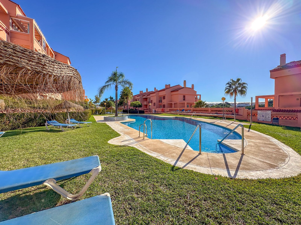 Se vende Apartamento Planta Baja de 3 dormitorios en Costa Del Sol, Málaga, España