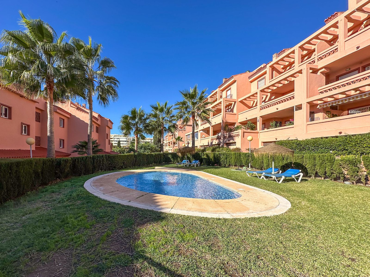 Se vende Apartamento Planta Baja de 3 dormitorios en Costa Del Sol, Málaga, España
