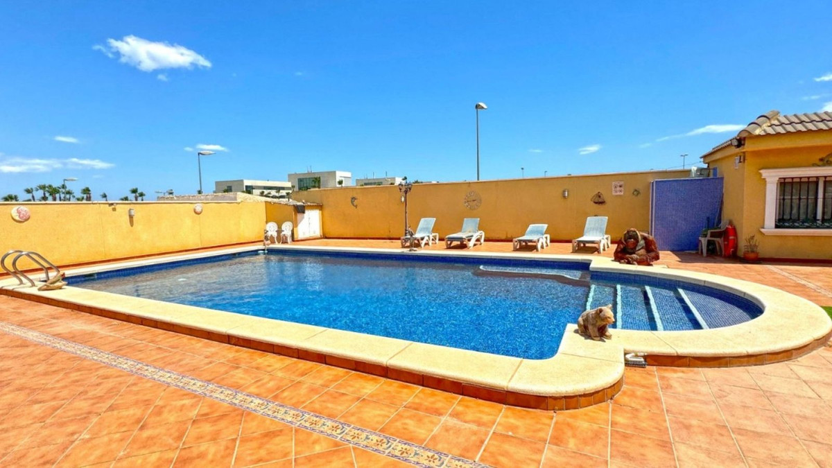 Se vende Villa - Chalet de 6 dormitorios en Costa Blanca, Alicante, España