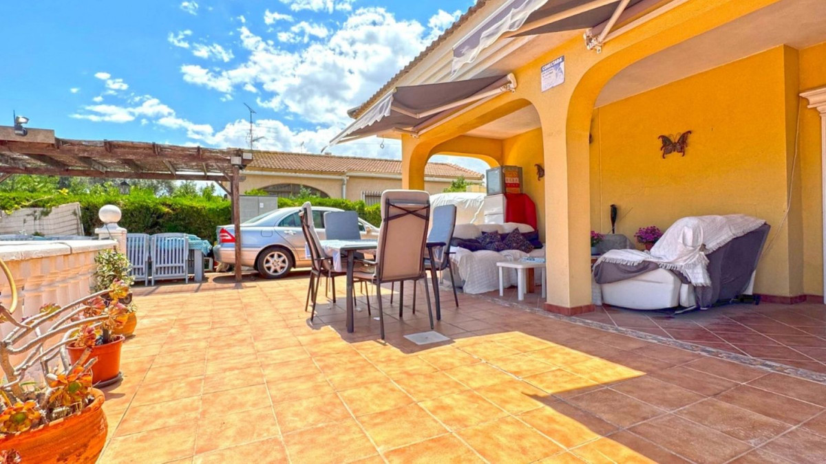 Se vende Villa - Chalet de 6 dormitorios en Costa Blanca, Alicante, España