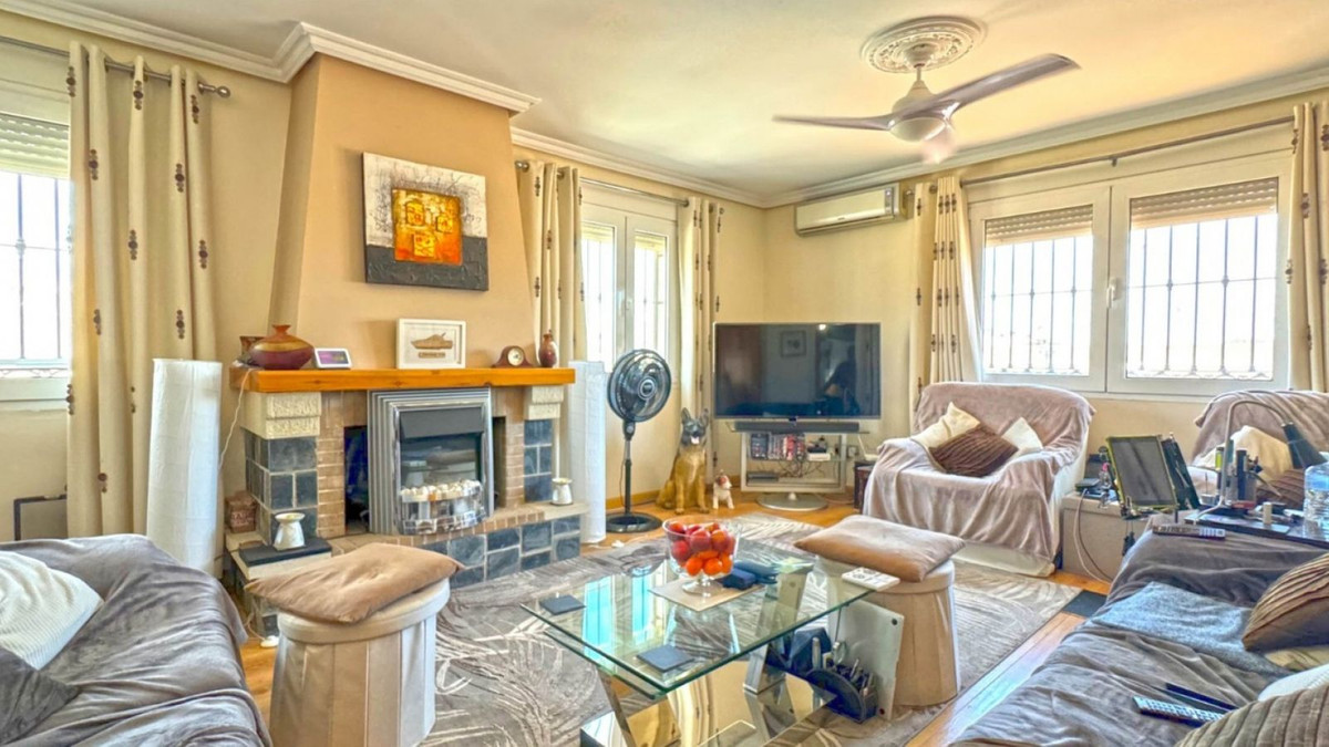 Se vende Villa - Chalet de 6 dormitorios en Costa Blanca, Alicante, España
