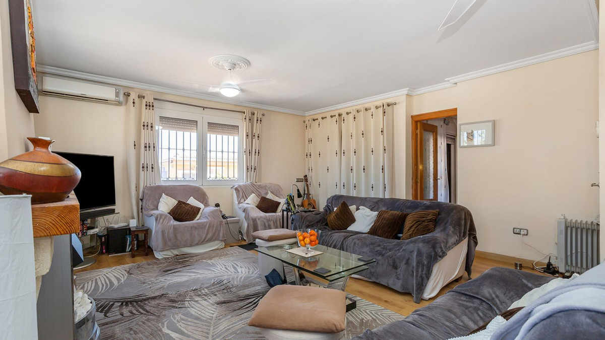 Se vende Villa - Chalet de 6 dormitorios en Costa Blanca, Alicante, España