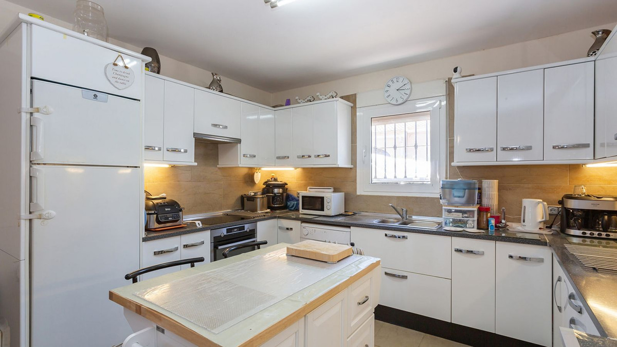 Se vende Villa - Chalet de 6 dormitorios en Costa Blanca, Alicante, España