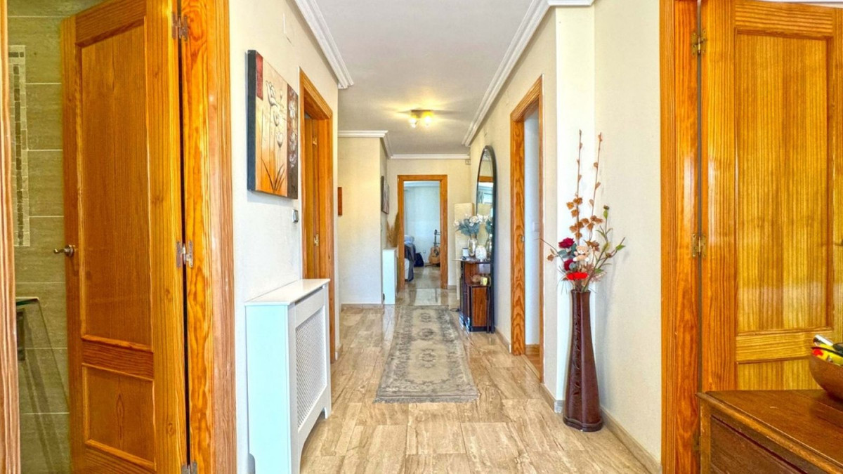 Se vende Villa - Chalet de 6 dormitorios en Costa Blanca, Alicante, España