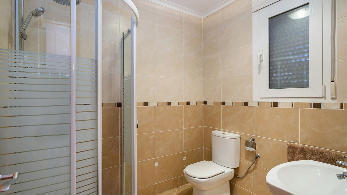 Se vende Villa - Chalet de 6 dormitorios en Costa Blanca, Alicante, España