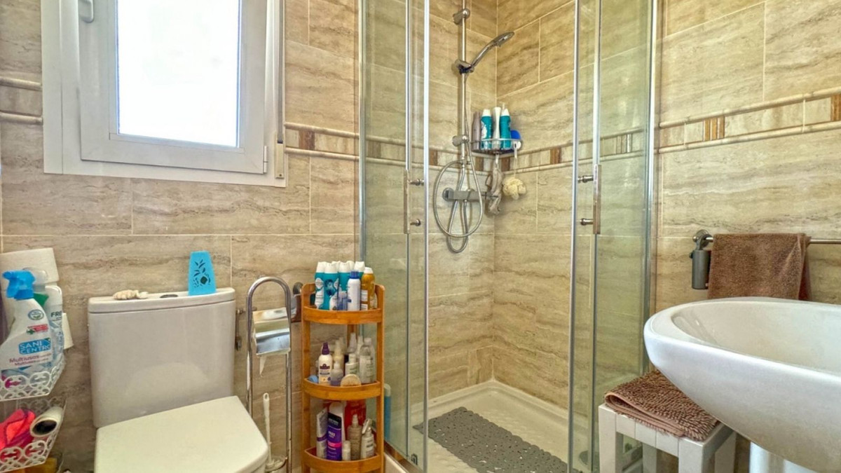 Se vende Villa - Chalet de 6 dormitorios en Costa Blanca, Alicante, España