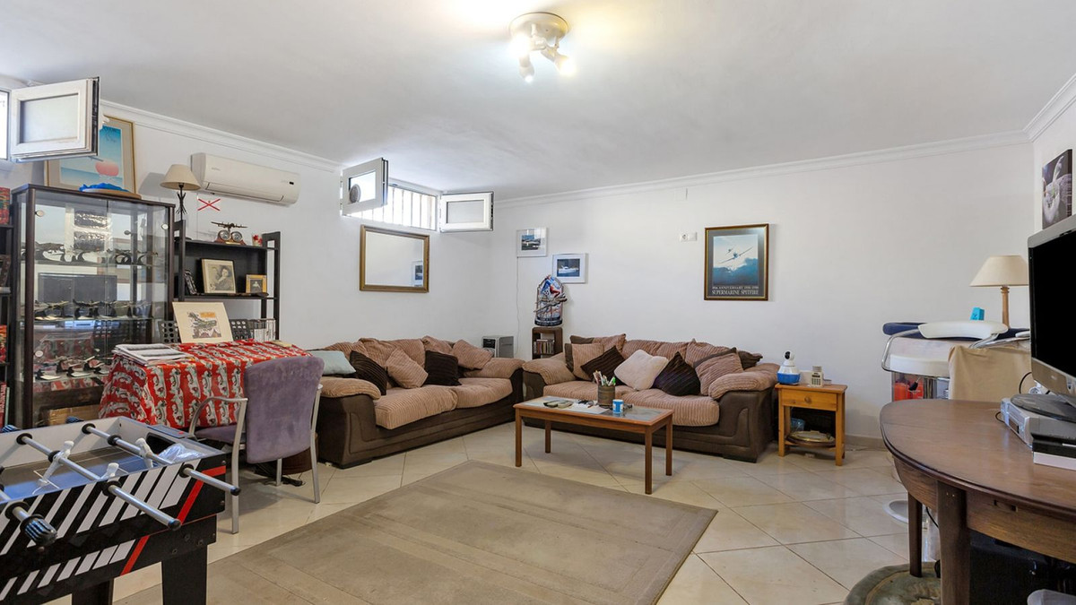 Se vende Villa - Chalet de 6 dormitorios en Costa Blanca, Alicante, España