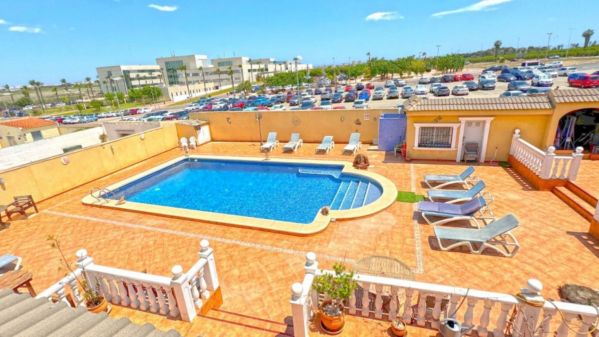 Se vende Villa - Chalet de 6 dormitorios en Costa Blanca, Alicante, España