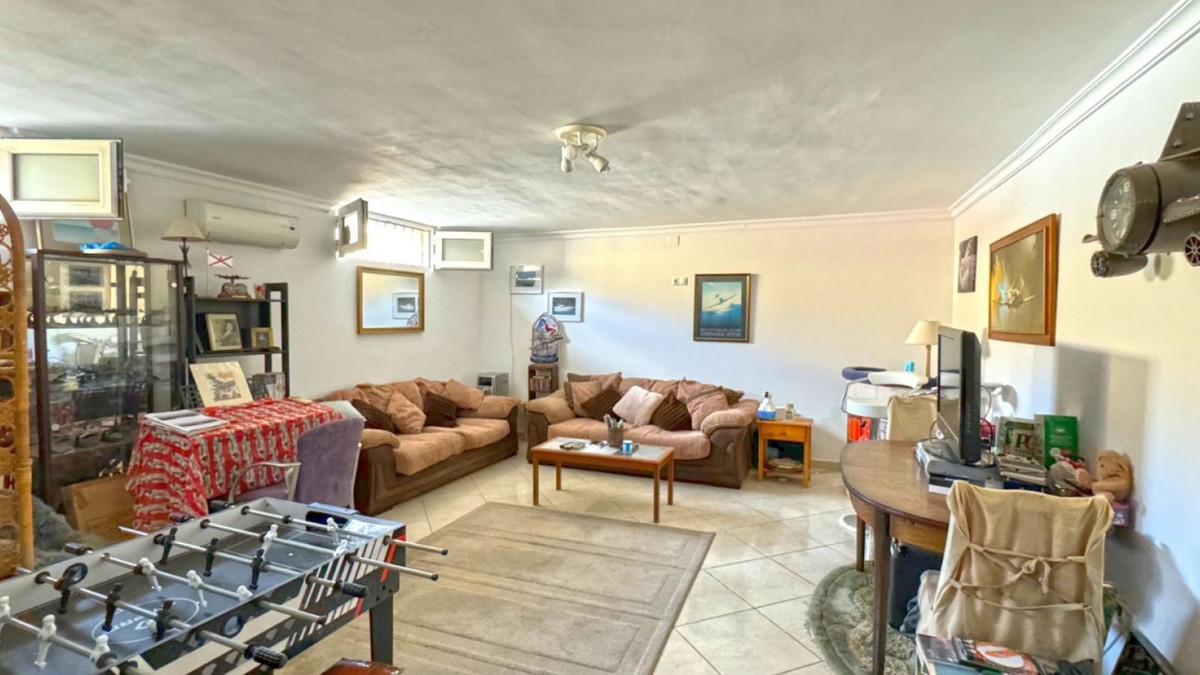 Se vende Villa - Chalet de 6 dormitorios en Costa Blanca, Alicante, España