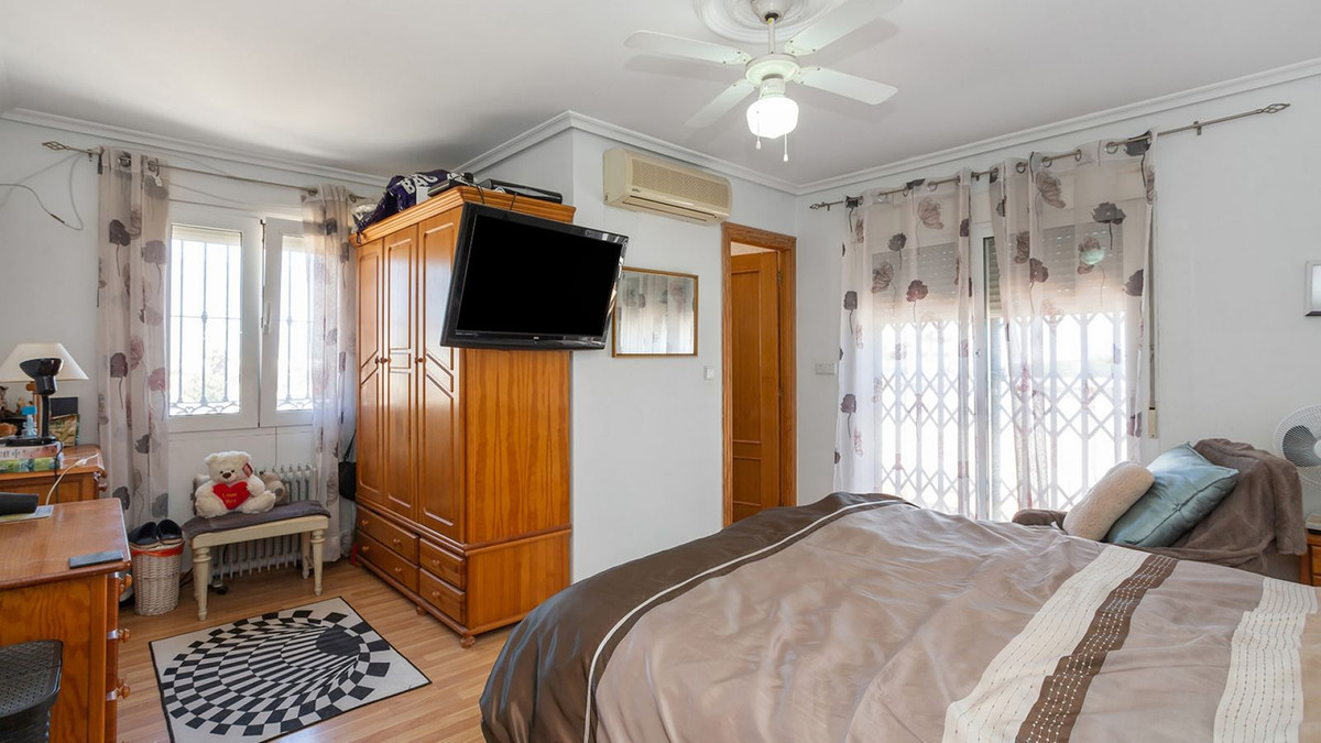 Se vende Villa - Chalet de 6 dormitorios en Costa Blanca, Alicante, España