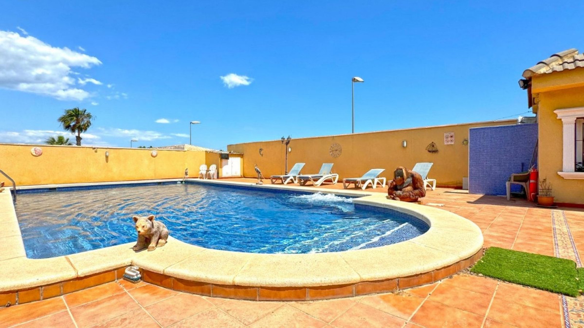 Se vende Villa - Chalet de 6 dormitorios en Costa Blanca, Alicante, España