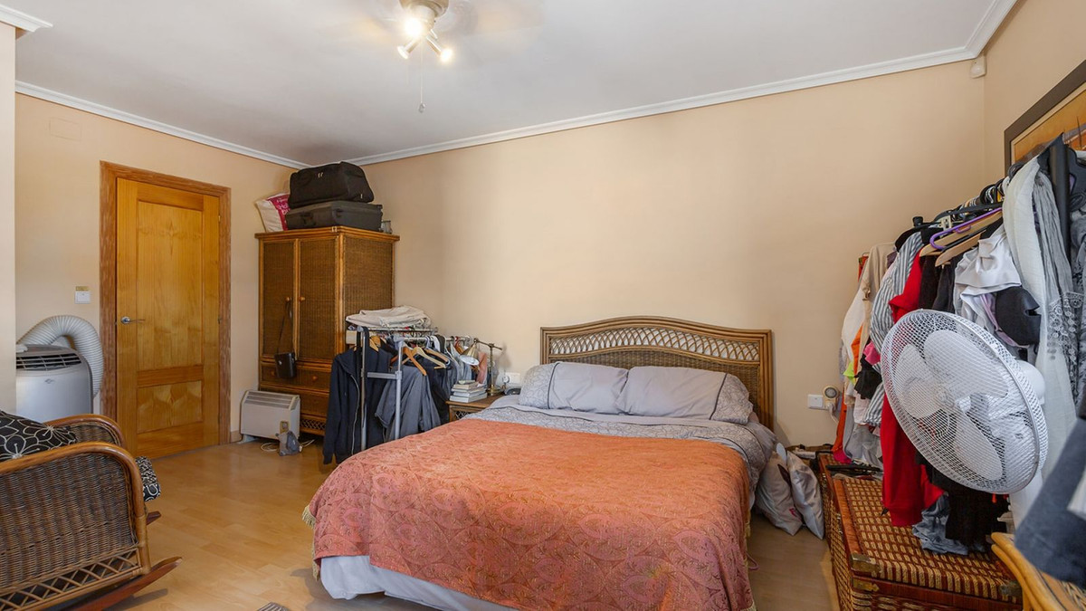 Se vende Villa - Chalet de 6 dormitorios en Costa Blanca, Alicante, España
