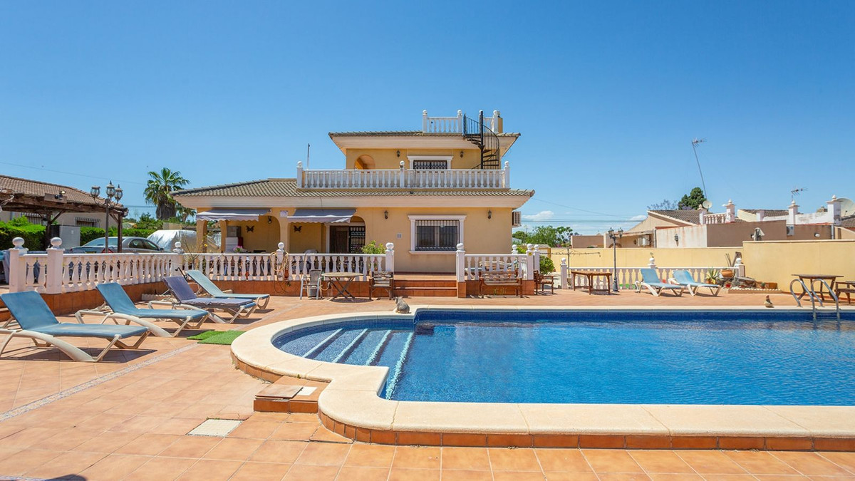 Se vende Villa - Chalet de 6 dormitorios en Costa Blanca, Alicante, España