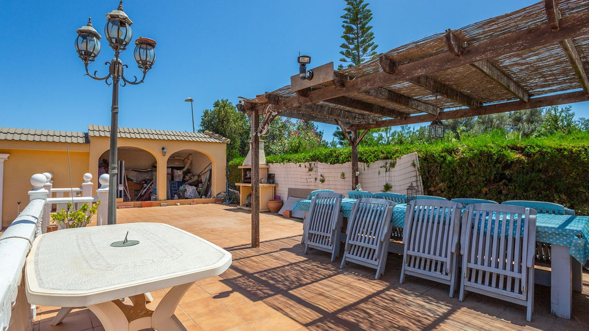 Se vende Villa - Chalet de 6 dormitorios en Costa Blanca, Alicante, España