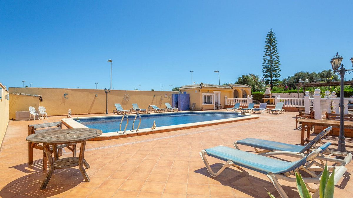 Se vende Villa - Chalet de 6 dormitorios en Costa Blanca, Alicante, España