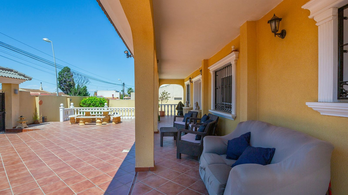 Se vende Villa - Chalet de 6 dormitorios en Costa Blanca, Alicante, España
