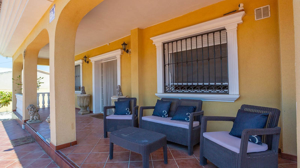 Se vende Villa - Chalet de 6 dormitorios en Costa Blanca, Alicante, España