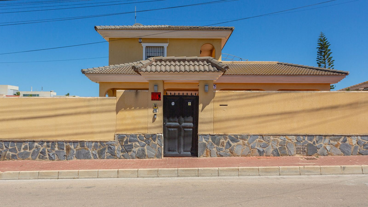 Se vende Villa - Chalet de 6 dormitorios en Costa Blanca, Alicante, España
