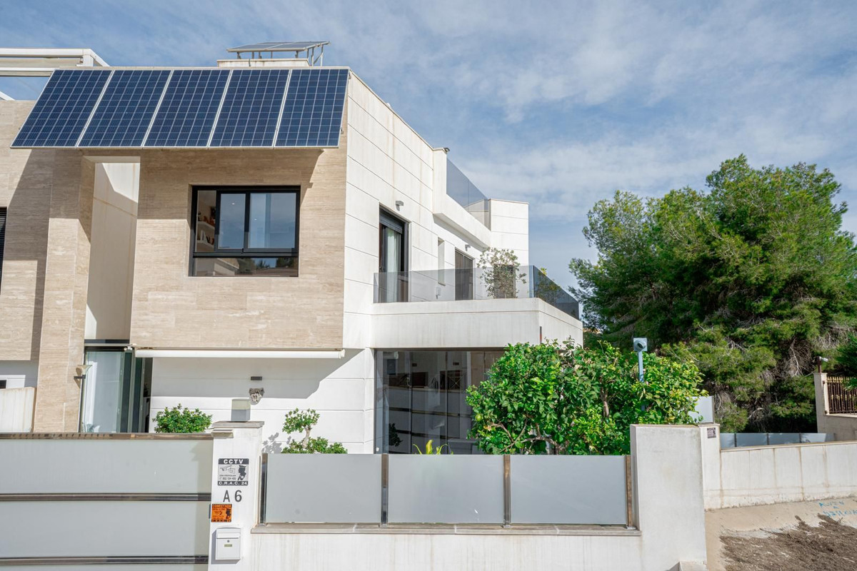 Se vende Villa - Chalet de 3 dormitorios en Costa Blanca, Alicante, España
