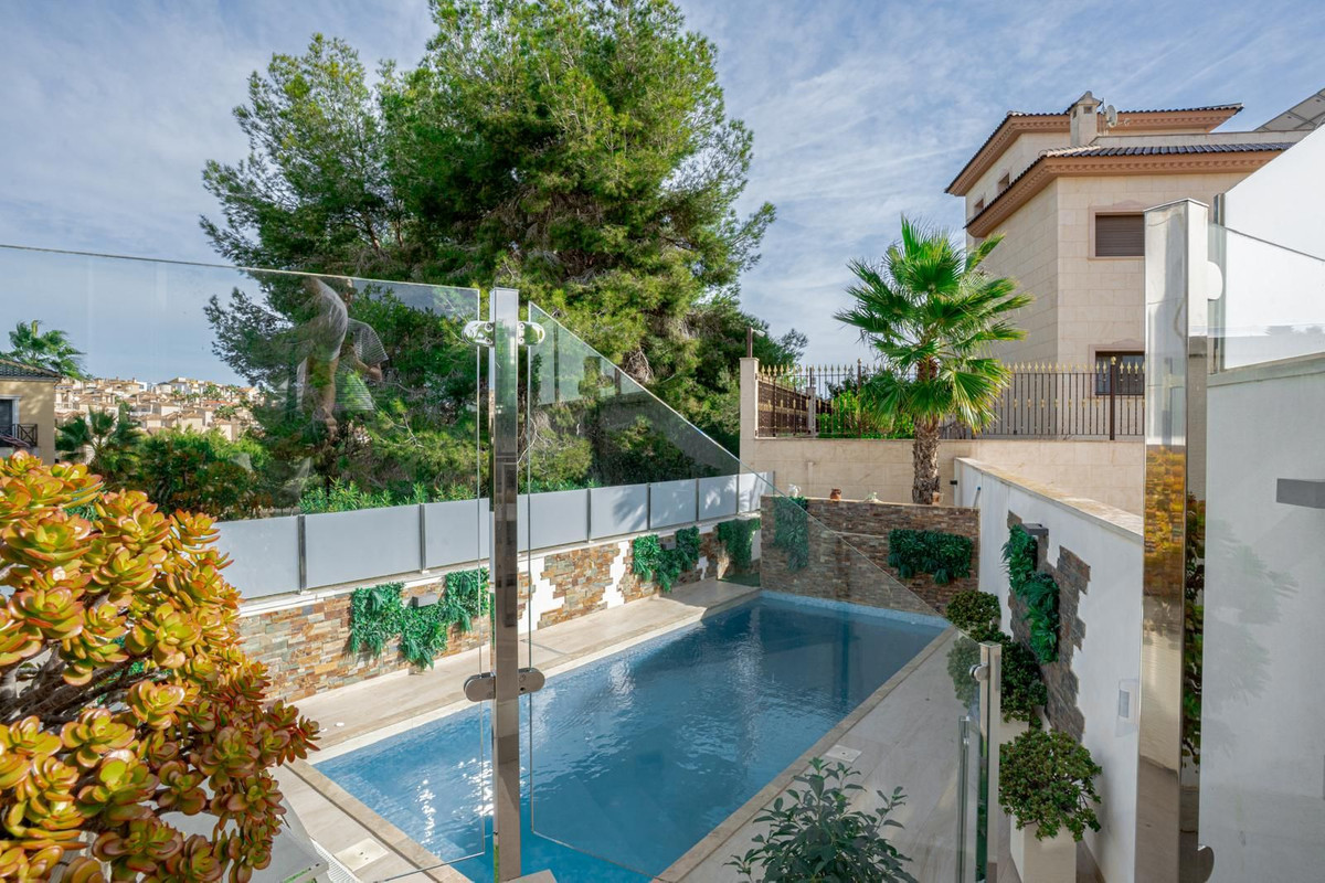 Se vende Villa - Chalet de 3 dormitorios en Costa Blanca, Alicante, España