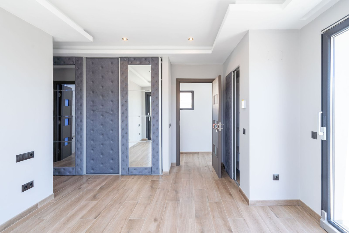3 Bed Townhouse for sale in Estepona Costa Del Sol, Málaga, Spain