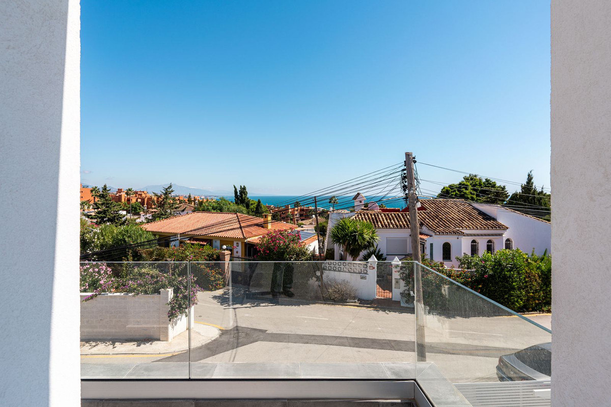 3 Bed Townhouse for sale in Estepona Costa Del Sol, Málaga, Spain