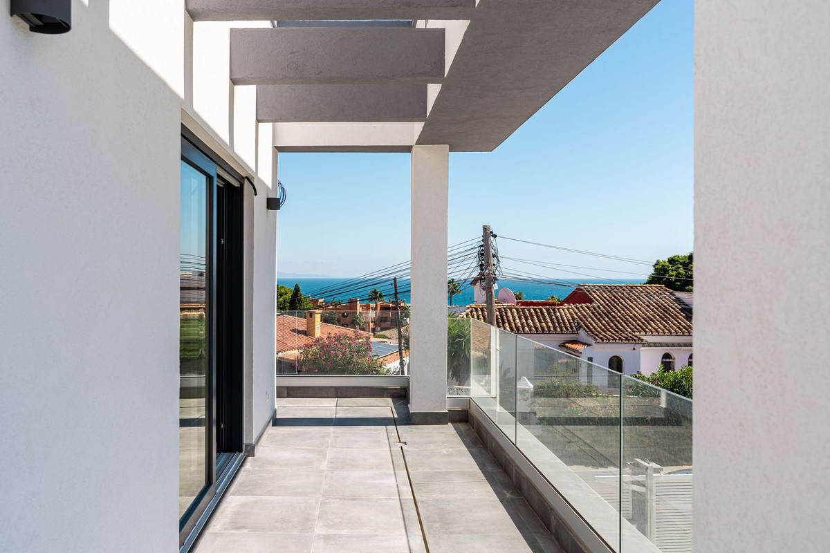 3 Bed Townhouse for sale in Estepona Costa Del Sol, Málaga, Spain
