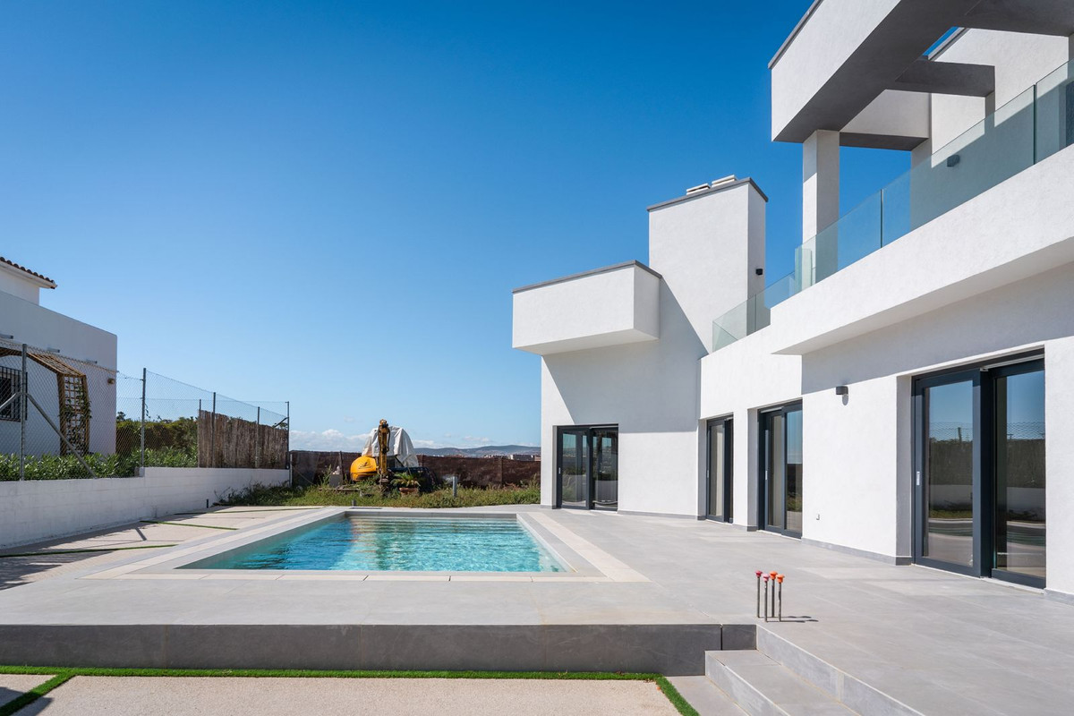 3 Bed Townhouse for sale in Estepona Costa Del Sol, Málaga, Spain