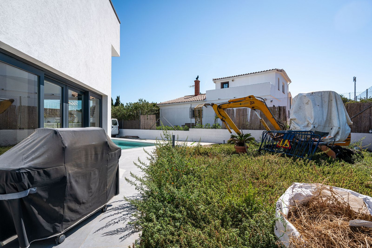 3 Bed Townhouse for sale in Estepona Costa Del Sol, Málaga, Spain