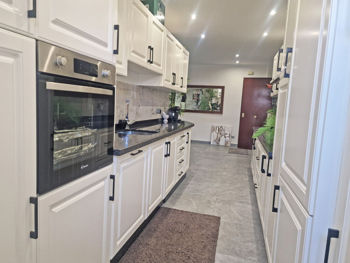 3 Bed Apartment for sale in Calahonda Costa Del Sol, Málaga, Spain