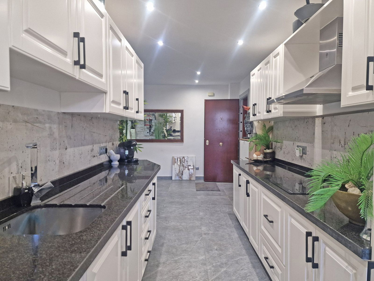 3 Bed Apartment for sale in Calahonda Costa Del Sol, Málaga, Spain