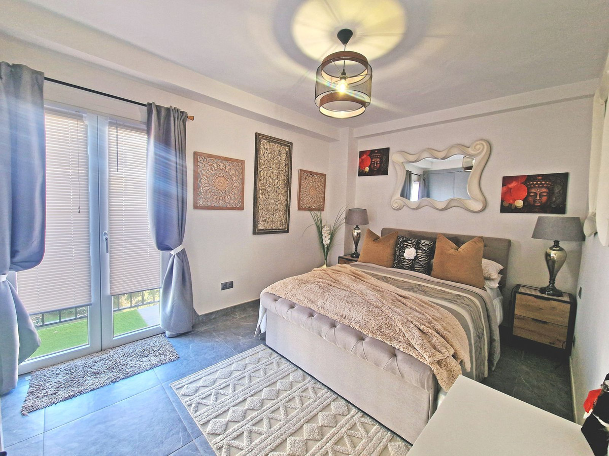 3 Bed Apartment for sale in Calahonda Costa Del Sol, Málaga, Spain
